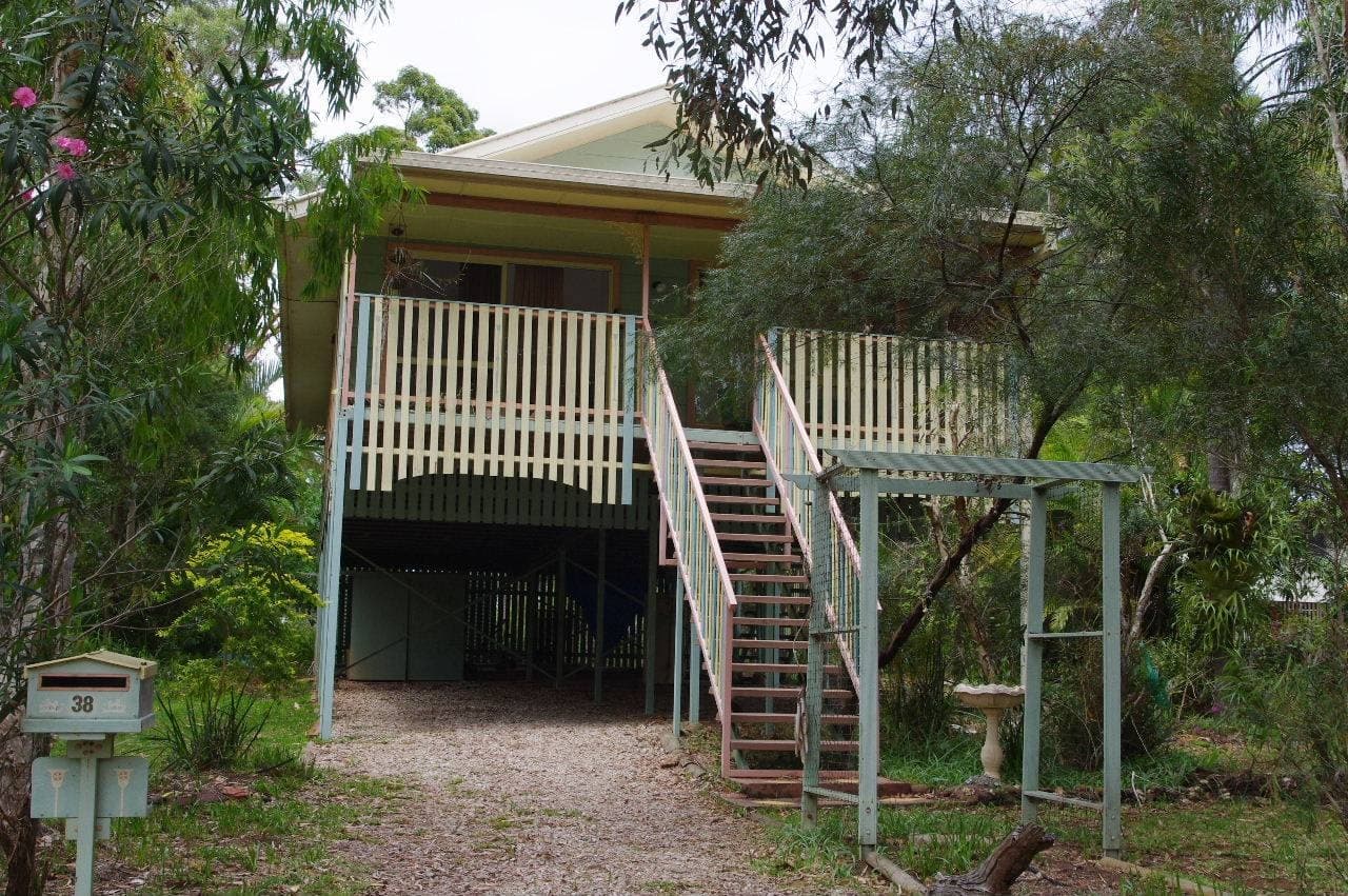 38 Blue Bay Crescent, Macleay Island, Macleay Island - Image 1
