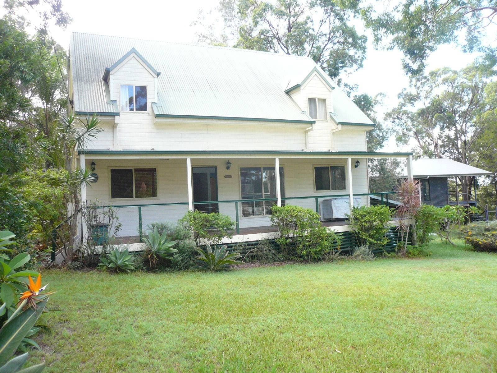 29 Cabriolet Crescent, Macleay Island, Macleay Island - Image 1
