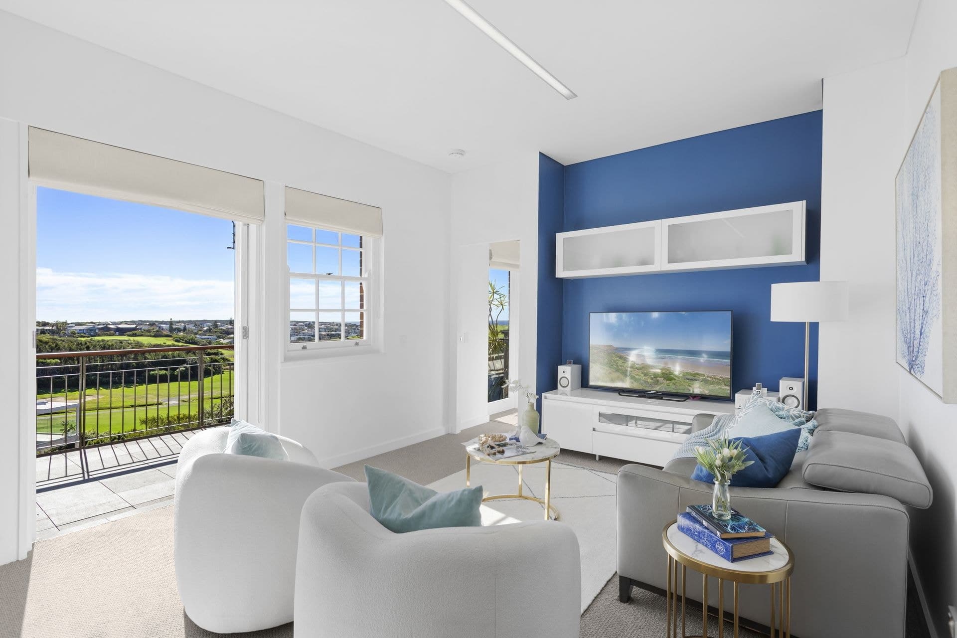 303/1 Pavilion Drive, Little Bay - Thumbnail 2