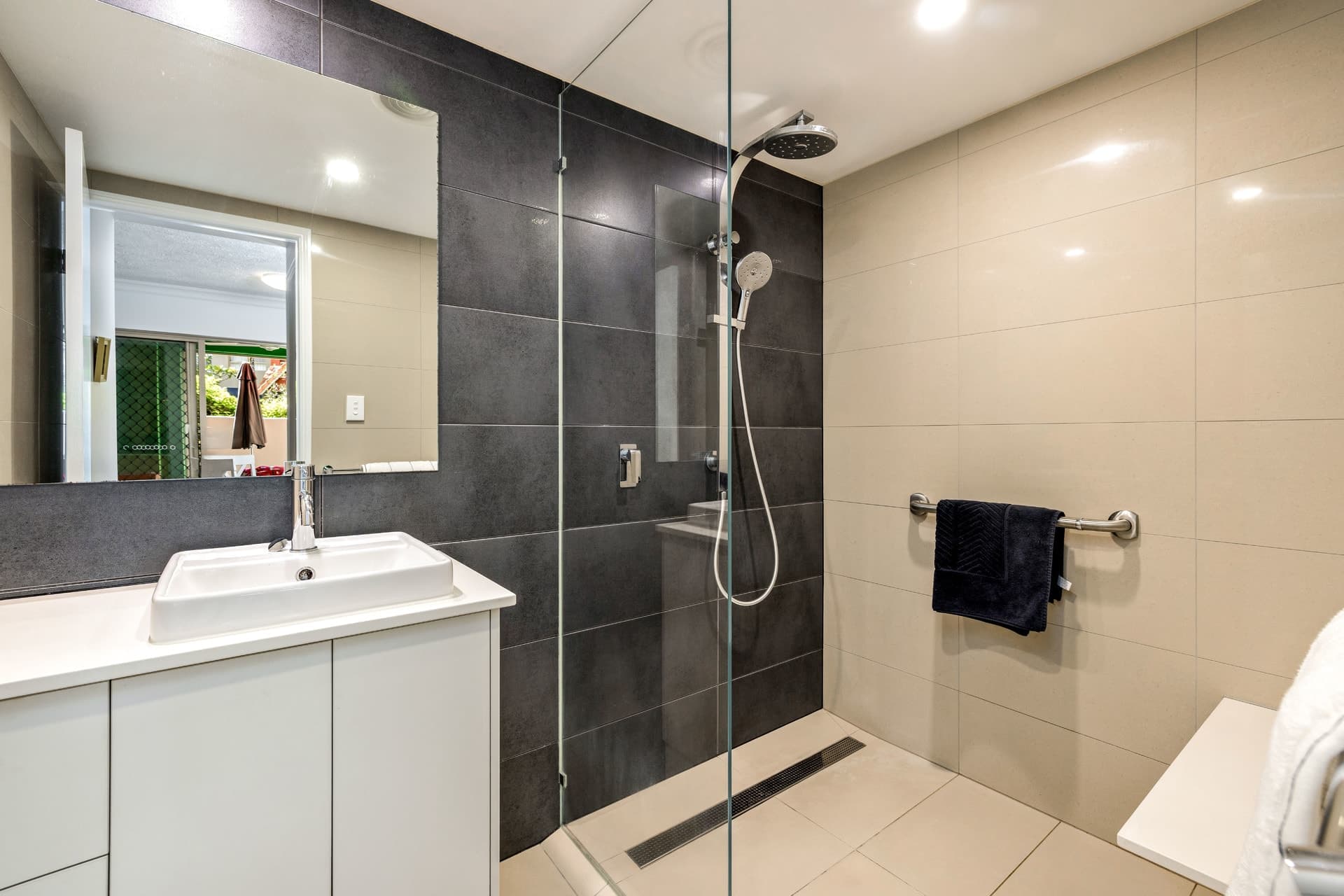 1301/2-10 Greenslopes Street, Cairns North, Cairns North - Thumbnail 7