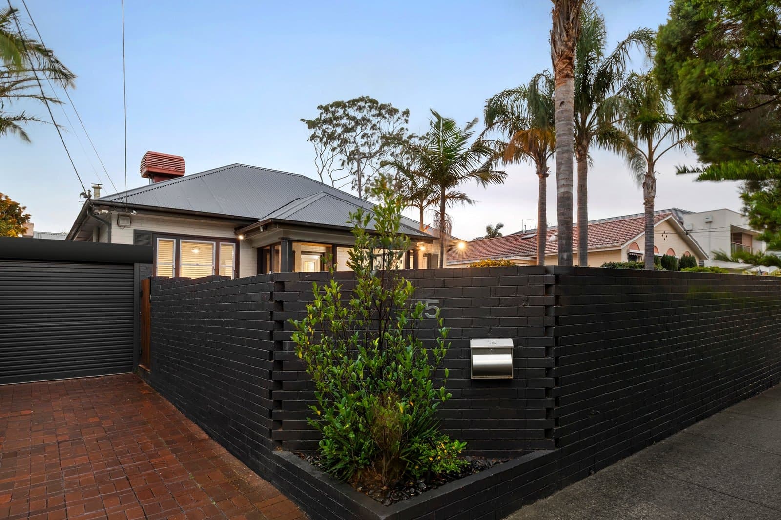 15 Banksia Avenue, Beaumaris - Image 1
