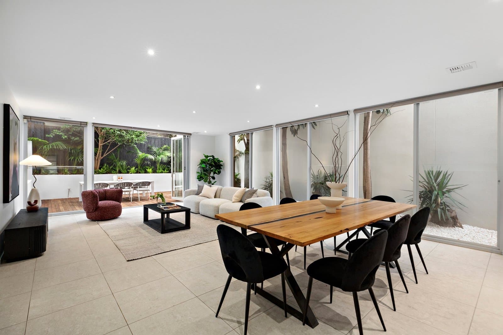 5A Longmore Street, St Kilda West - Thumbnail 2