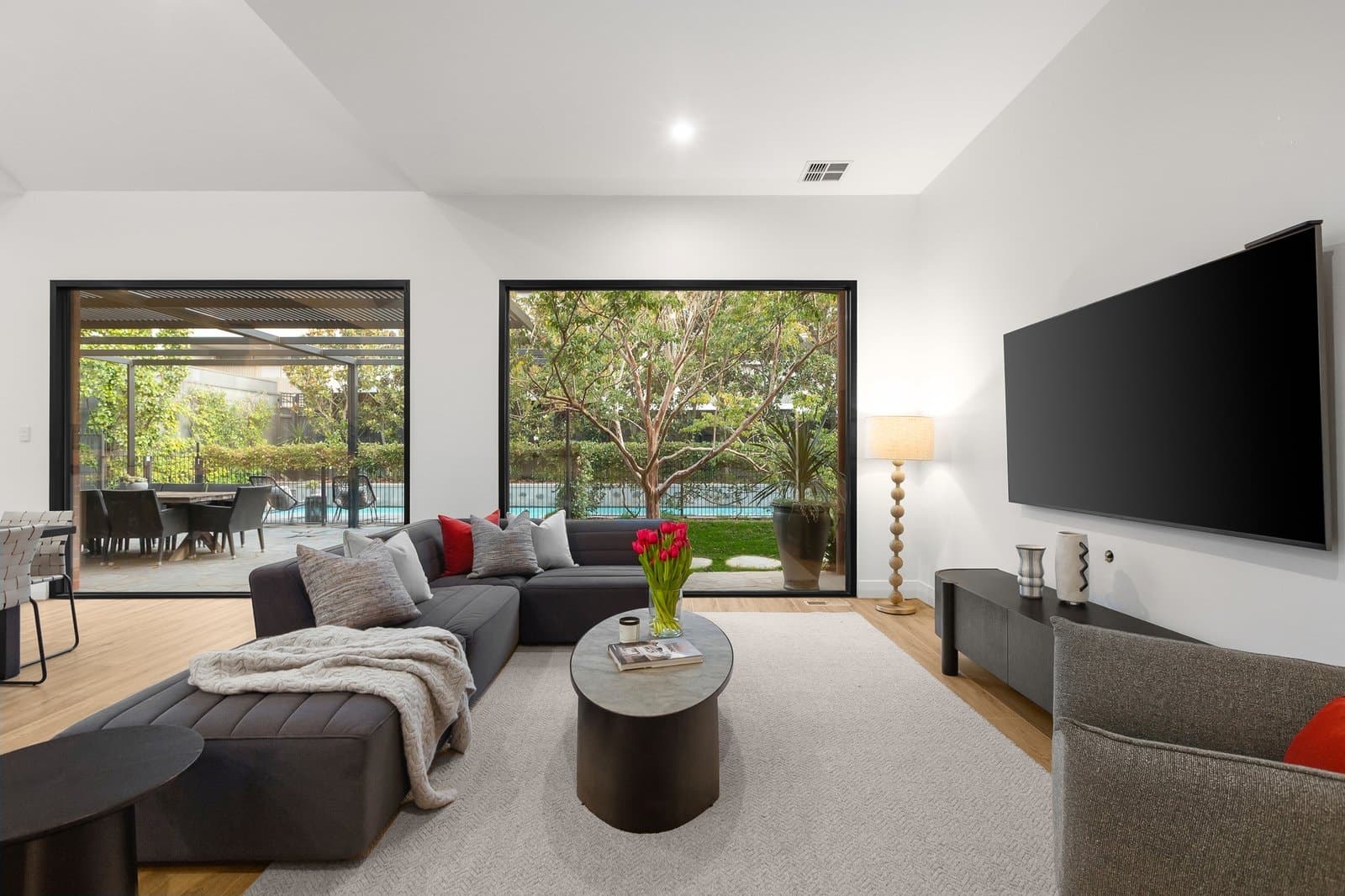 8 Irymple Avenue, Glen Iris - Thumbnail 3