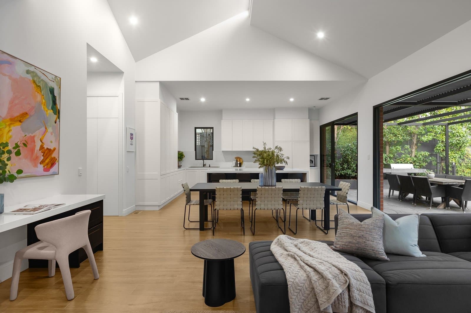8 Irymple Avenue, Glen Iris - Thumbnail 5