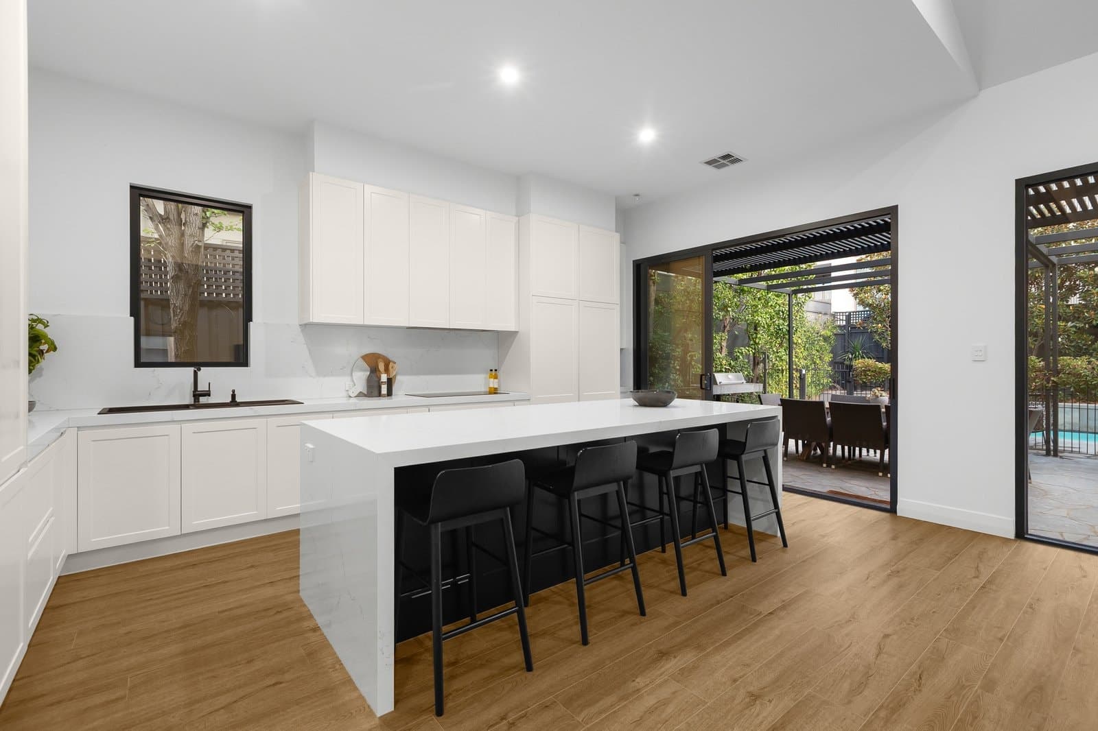 8 Irymple Avenue, Glen Iris - Thumbnail 6