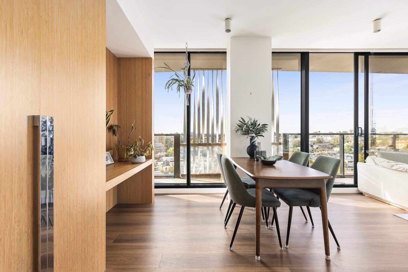 810/1 Clara Street, South Yarra - Thumbnail 3