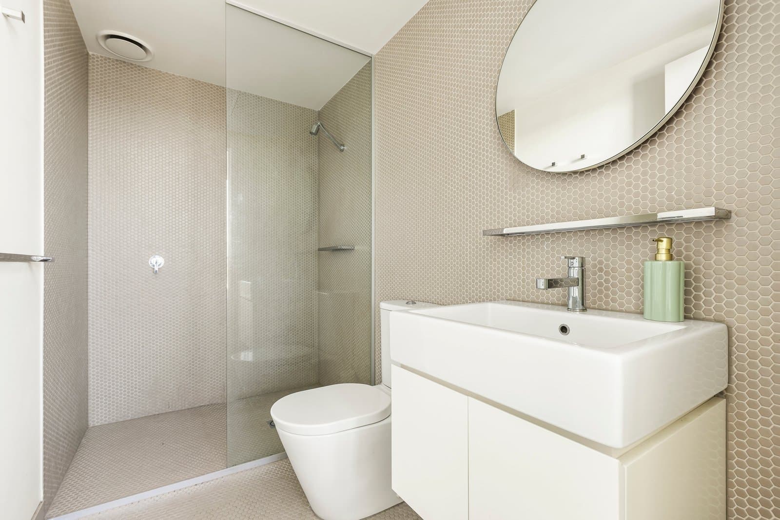 810/1 Clara Street, South Yarra - Thumbnail 7