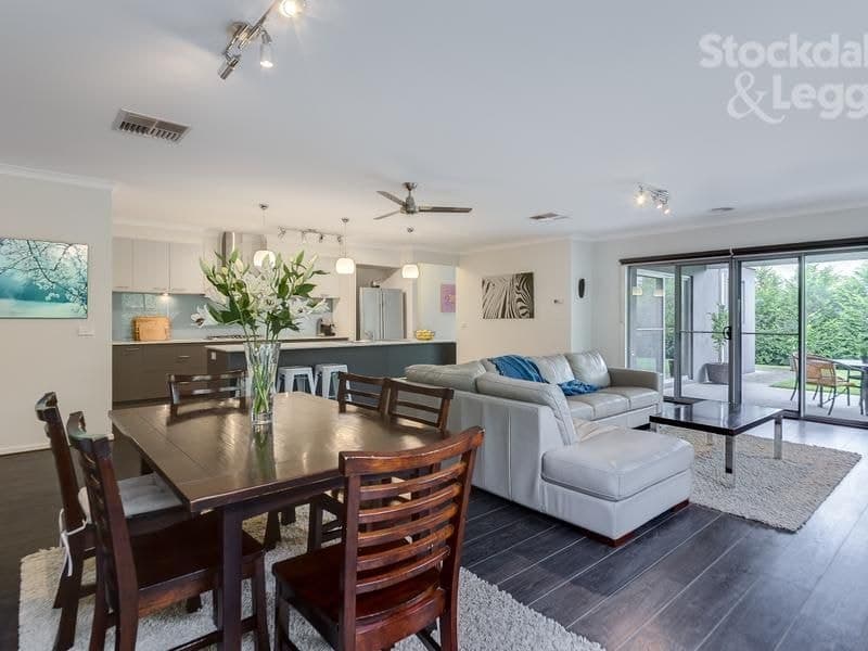 27 Dalmeny Way MERNDA VIC, Mernda - Thumbnail 3