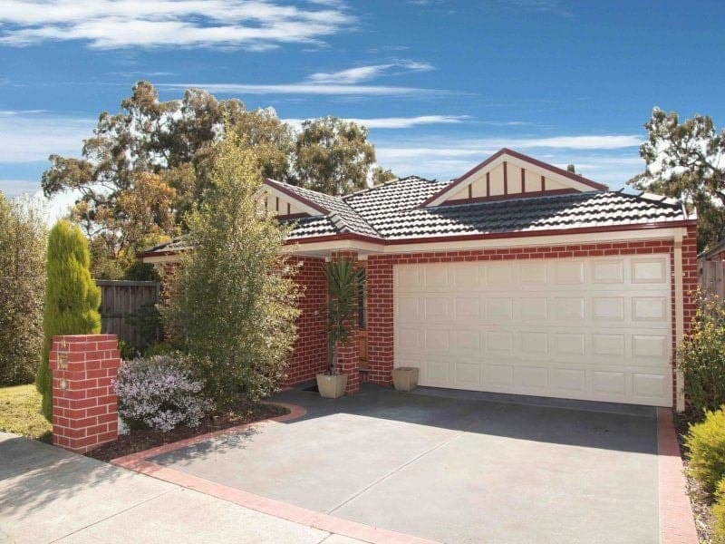 14 Jindabyne Avenue SOUTH MORANG, South Morang - Image 1