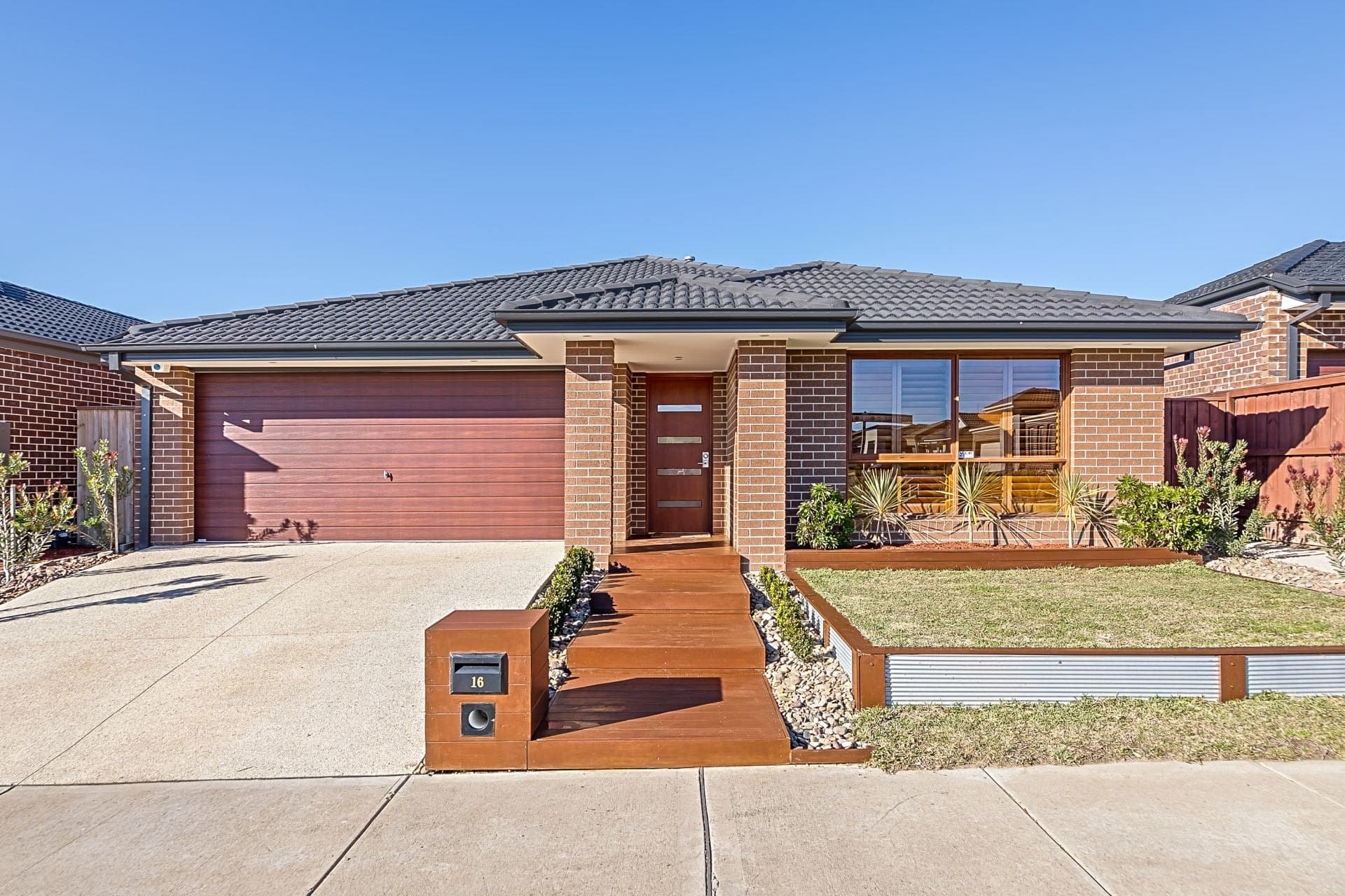 16 Parkedge Boulevard MERNDA VIC, Mernda - Thumbnail 2