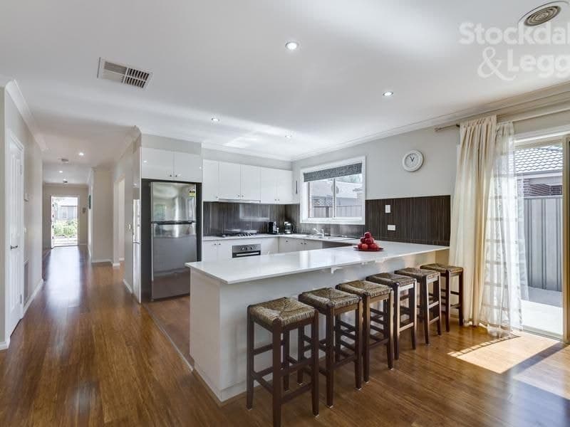 10 Howatt Place SOUTH MORANG, South Morang - Thumbnail 7