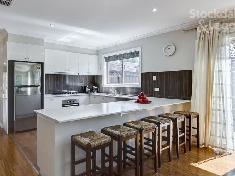 10 Howatt Place SOUTH MORANG, South Morang - Thumbnail 8
