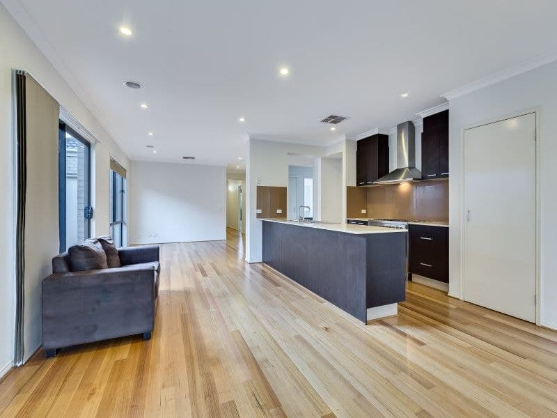 17 Panton Gap Drive SOUTH MORANG, South Morang - Thumbnail 4