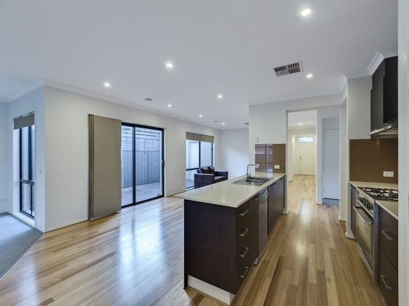17 Panton Gap Drive SOUTH MORANG, South Morang - Thumbnail 5