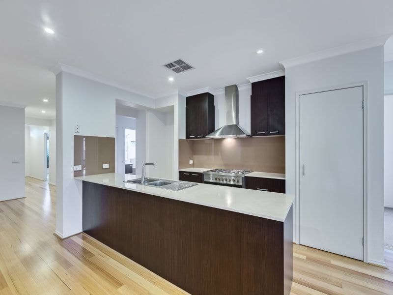17 Panton Gap Drive SOUTH MORANG, South Morang - Thumbnail 6