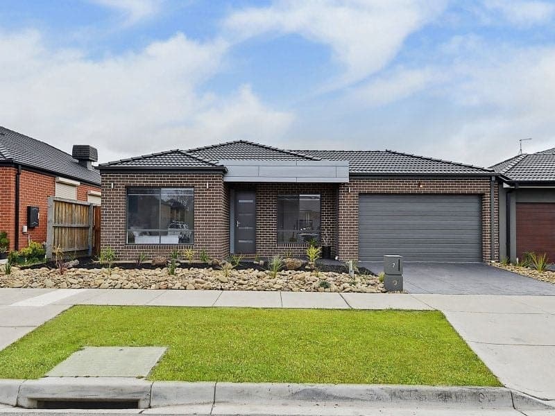 7 Apricot Avenue MERNDA, Mernda - Thumbnail 2