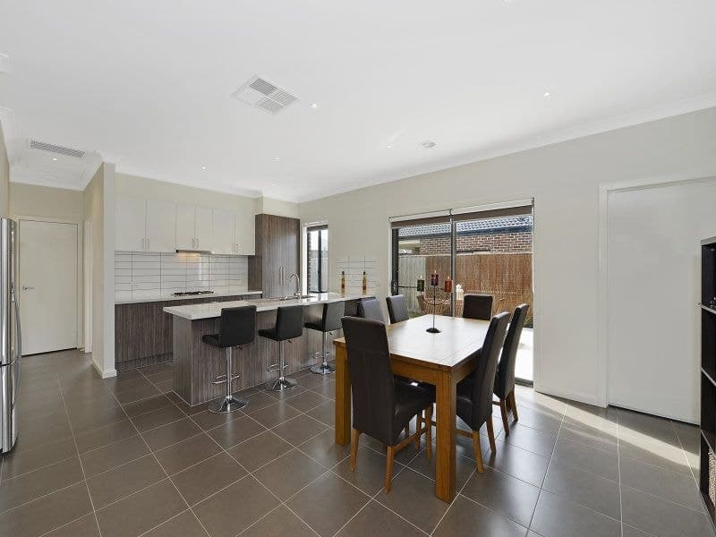 7 Apricot Avenue MERNDA, Mernda - Thumbnail 5