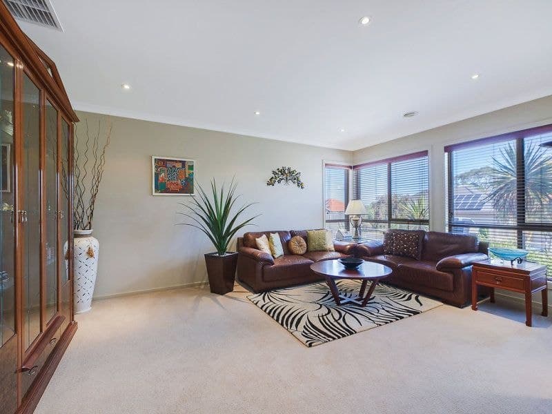 3 Sabre Way SOUTH MORANG, South Morang - Thumbnail 3