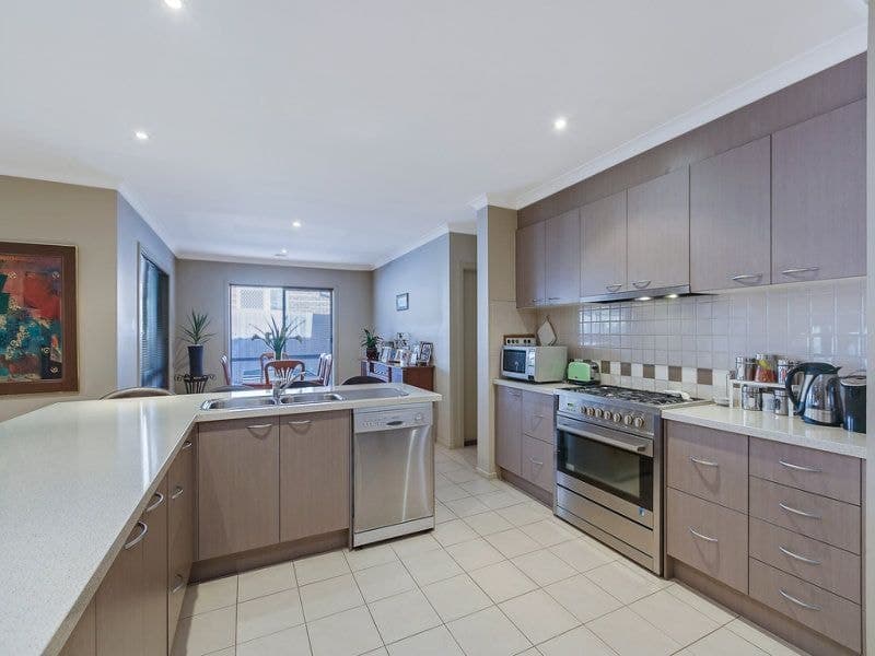3 Sabre Way SOUTH MORANG, South Morang - Thumbnail 7