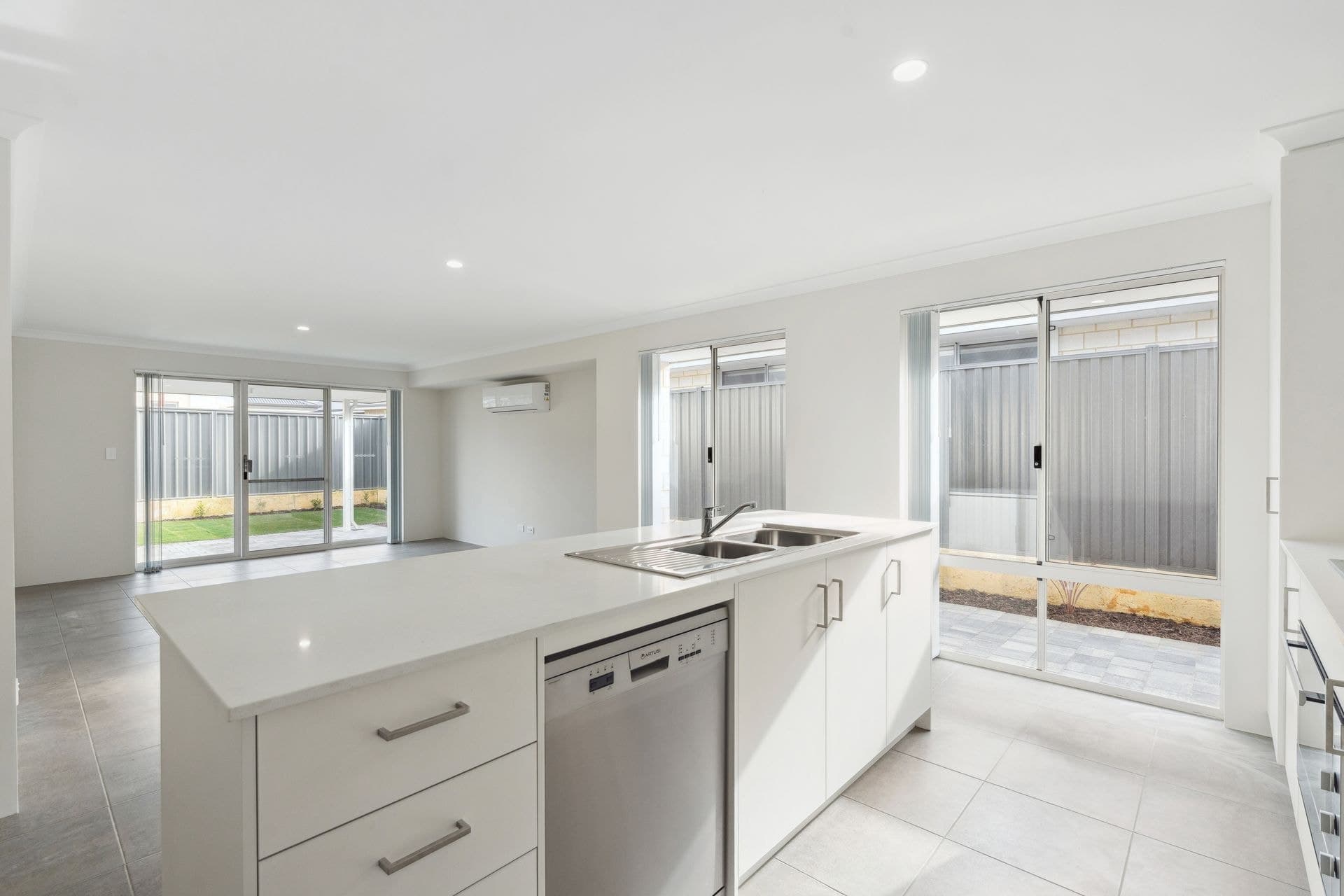 6 Hitter Street, YANCHEP WA 6035, Yanchep - Image 1