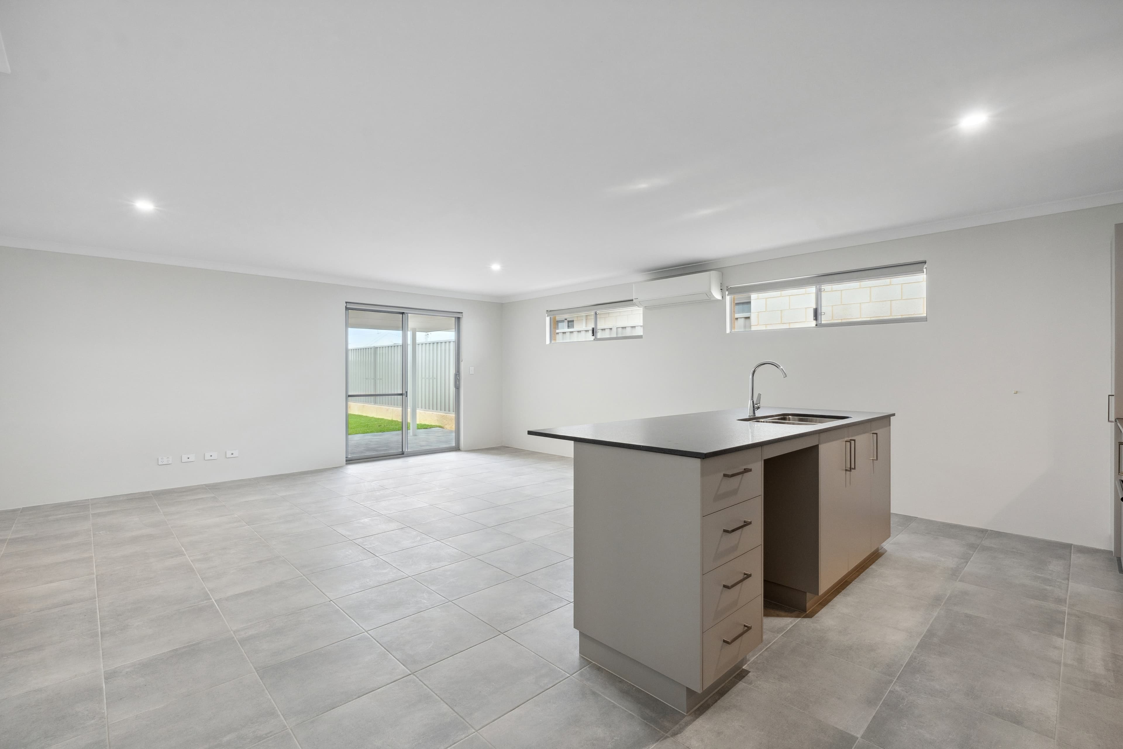 12 Gambier Grove, EGLINTON WA 6034, Eglinton - Thumbnail 2