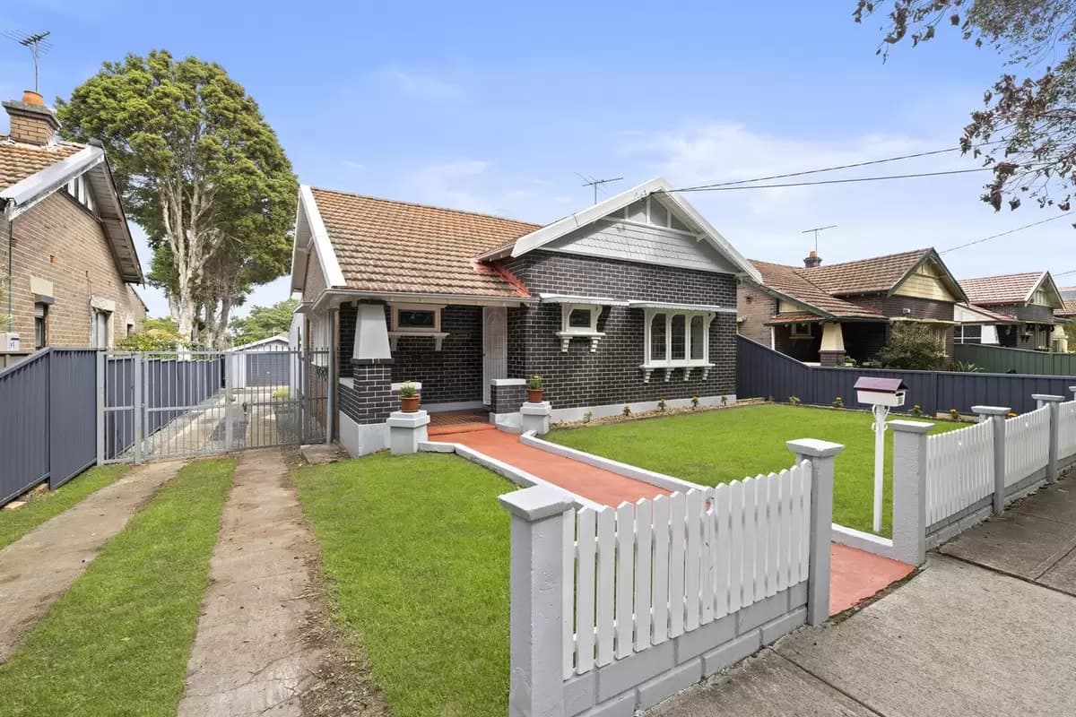 30 Roslyn Street, Ashbury - Thumbnail 2