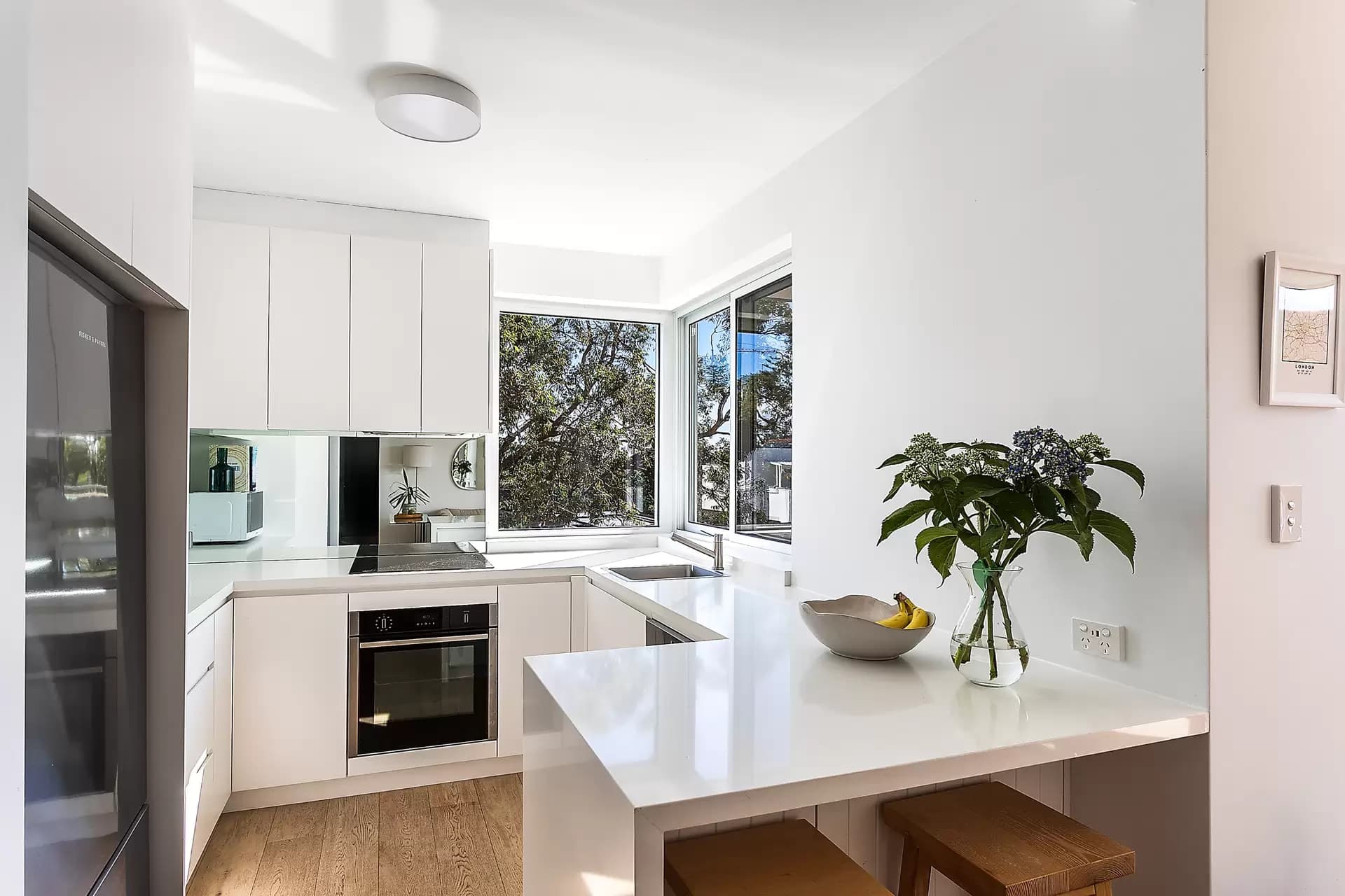 8/28-30 Simpson Street, Bondi Beach, Bondi Beach - Thumbnail 2