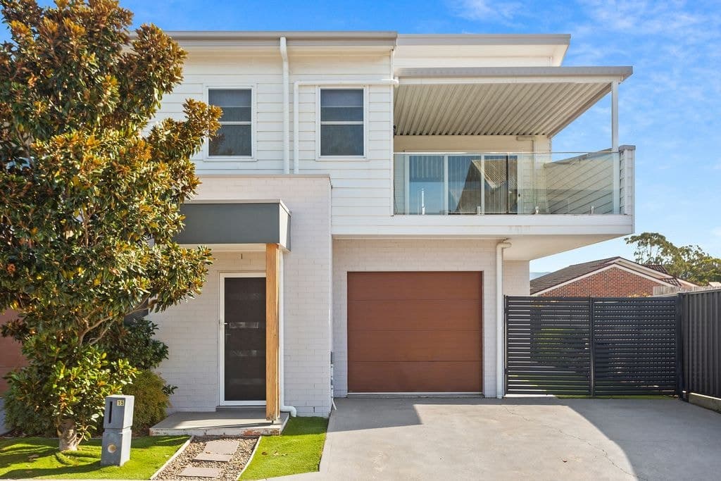 1/15 Reynolds Lane, Oak Flats - Image 1