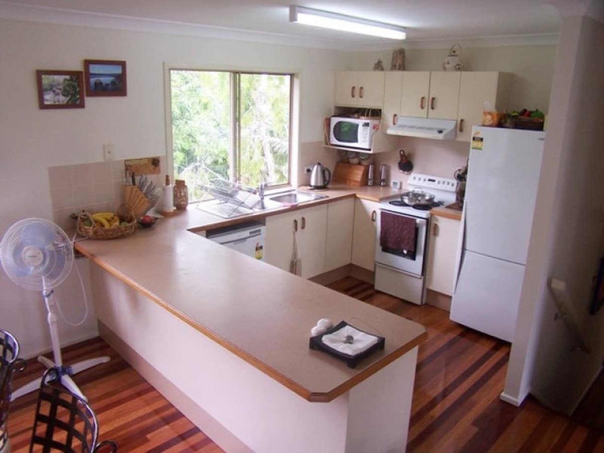 4 Shaw Avenue, Yeppoon QLD, Yeppoon - Thumbnail 2