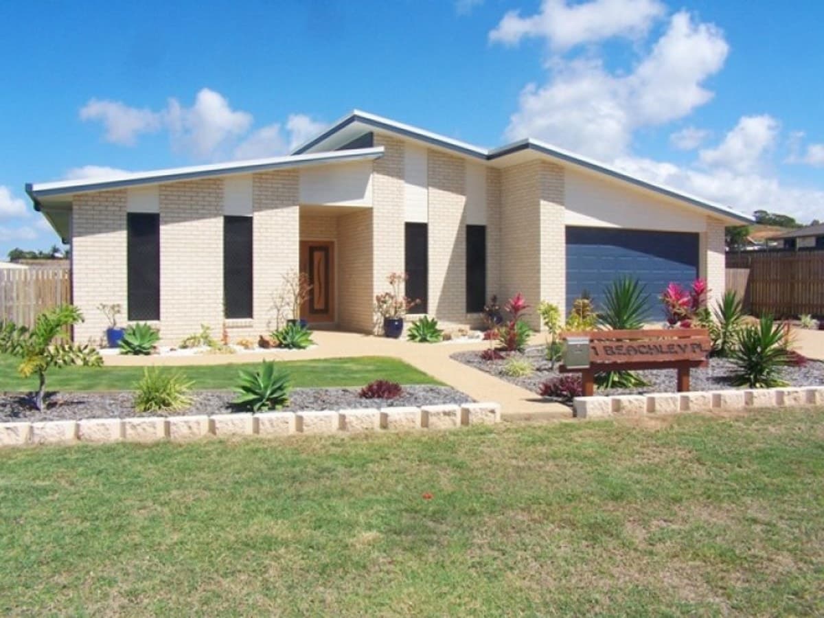 1 Beachley Place, Rosslyn QLD, Rosslyn - Image 1