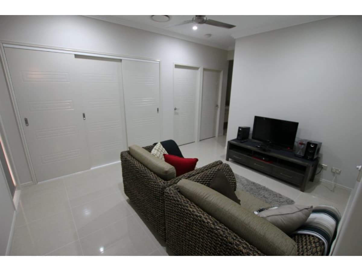 11 Nevallan Drive, BARMARYEE QLD, Barmaryee - Thumbnail 6