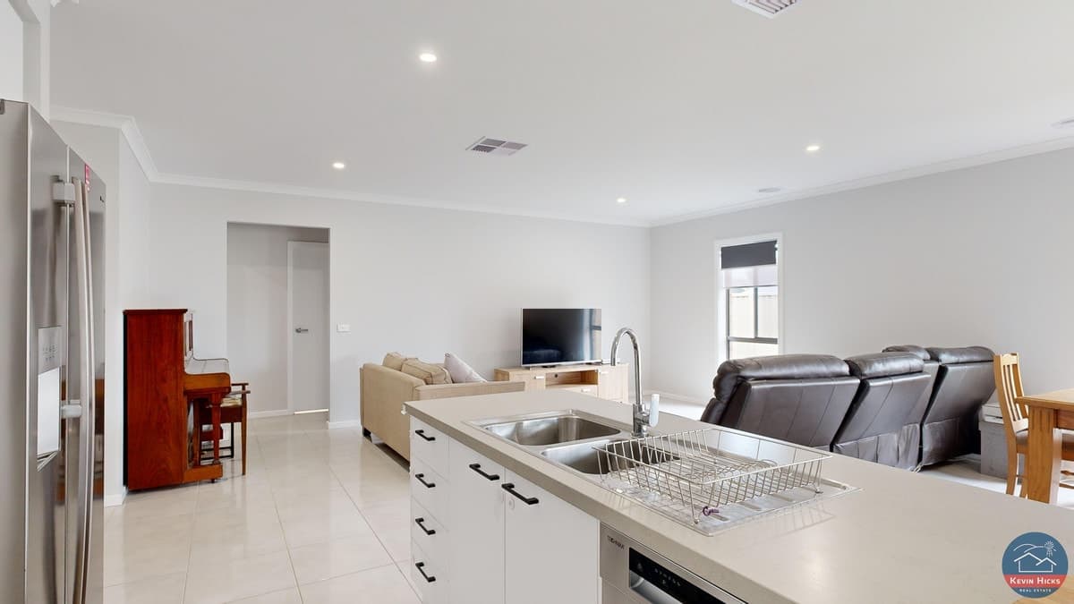 65 Malmsbury Crescent, KIALLA VIC, Kialla - Thumbnail 6