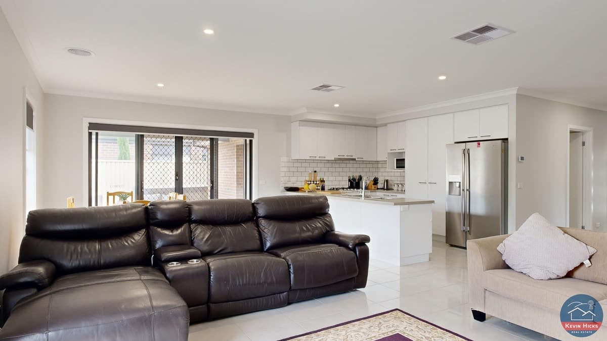 65 Malmsbury Crescent, KIALLA VIC, Kialla - Thumbnail 8
