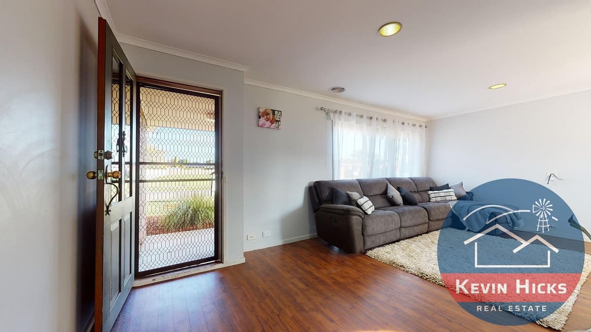 23 Illawarra Crescent, KIALLA VIC, Kialla - Thumbnail 2
