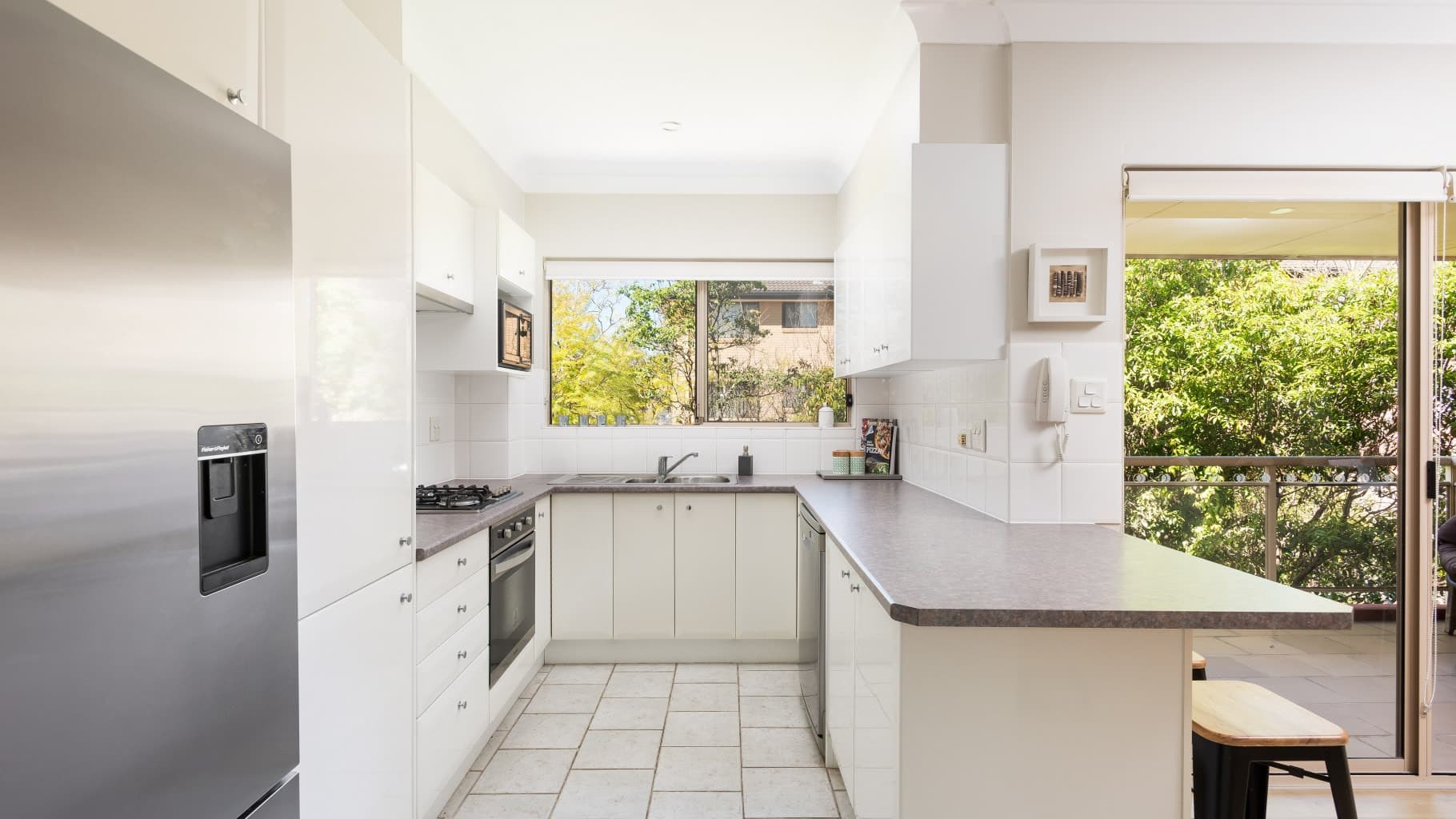 12/2 Vista  Street, Caringbah - Thumbnail 3