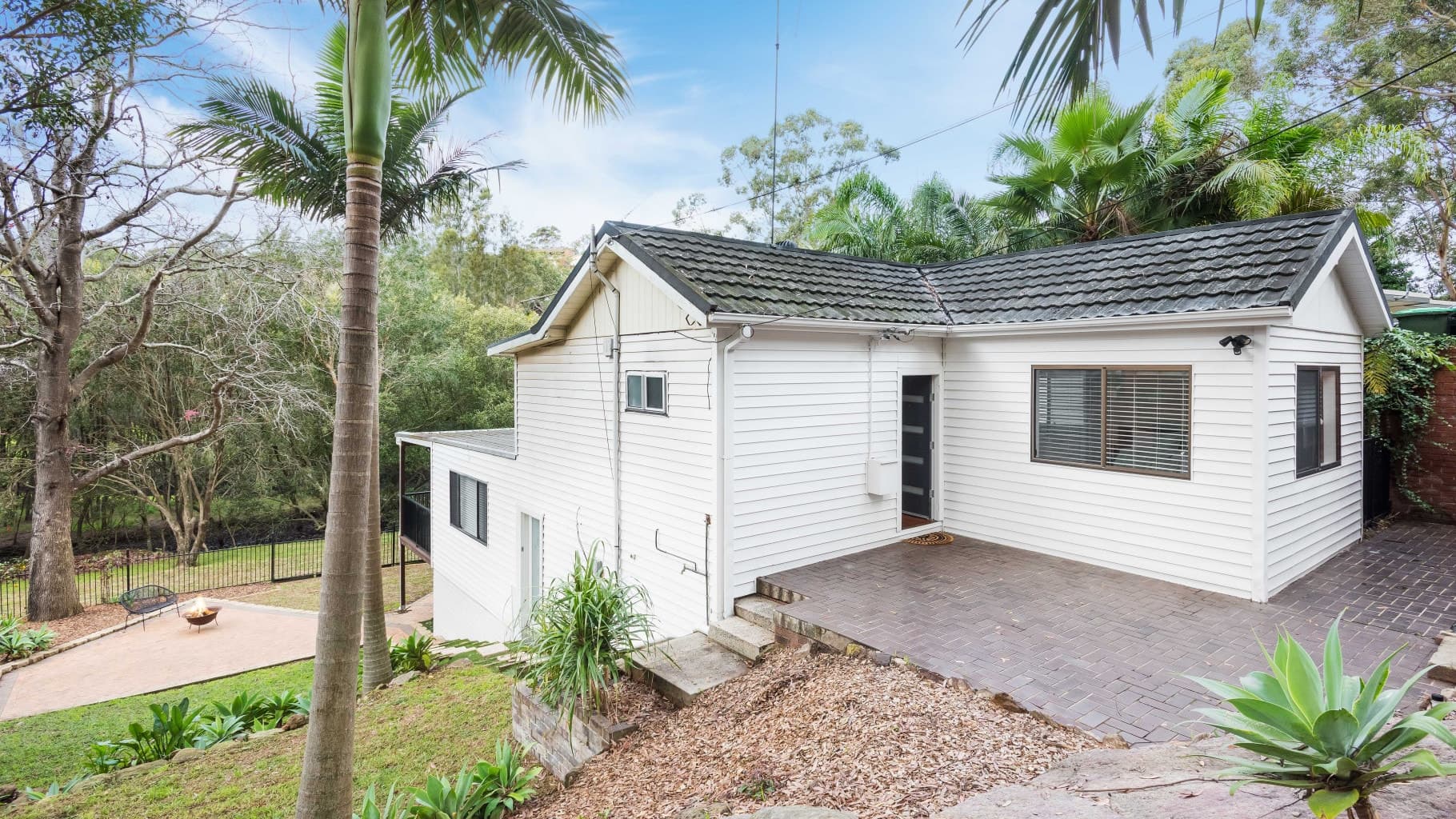 58 Carvers  Road, Oyster Bay - Thumbnail 3