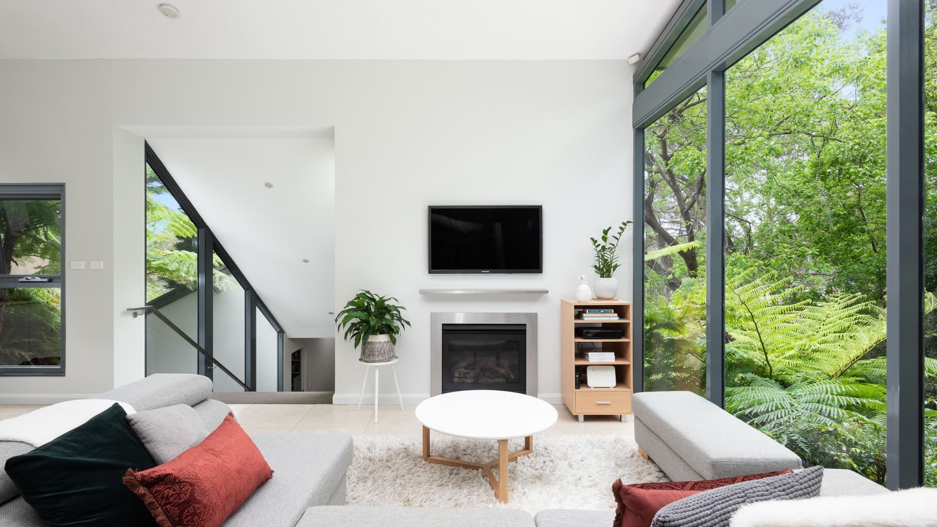 19 Tenth Avenue, Oyster Bay - Thumbnail 3