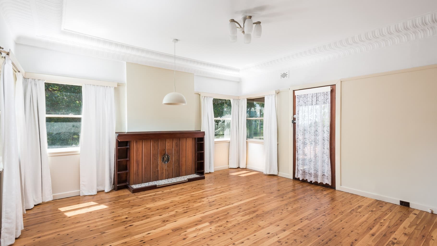 41 Sutherland  Road, Jannali - Thumbnail 2