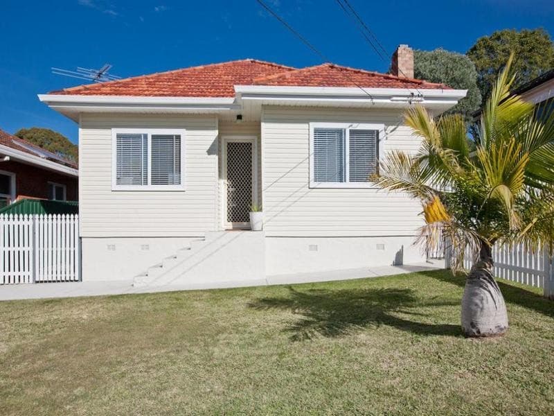 31 Carvers Road, Oyster Bay - Image 1