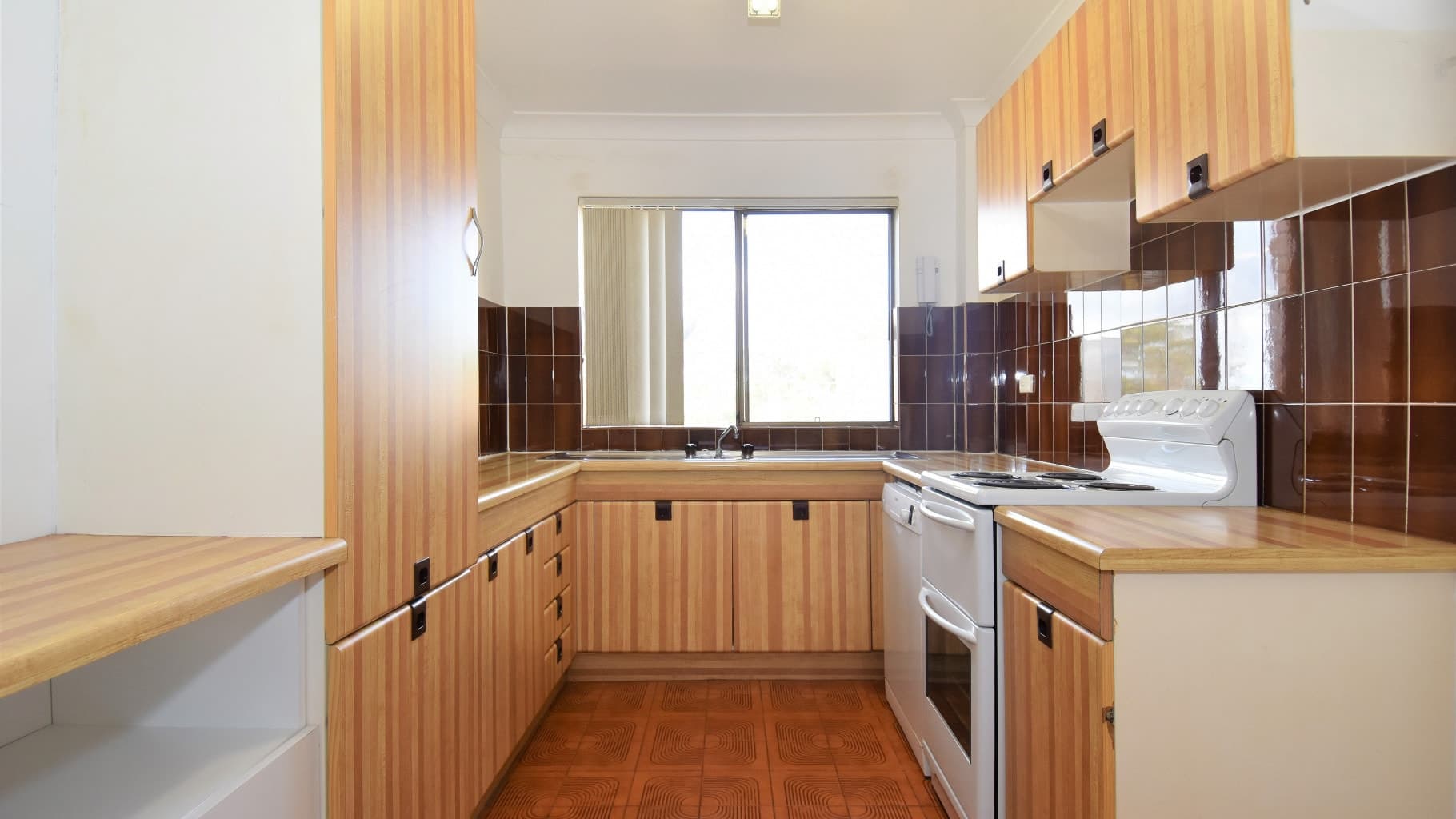 76/131, Kirrawee - Thumbnail 3