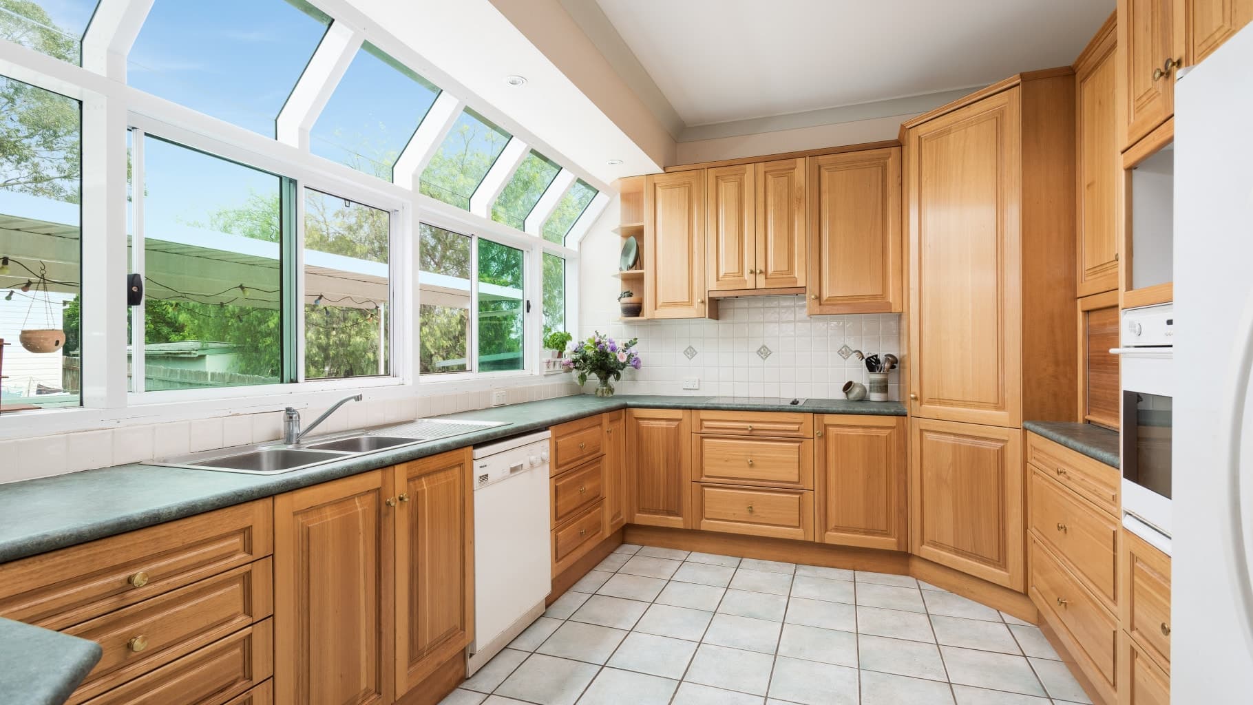 24 Third  Avenue, Gymea Bay - Thumbnail 2