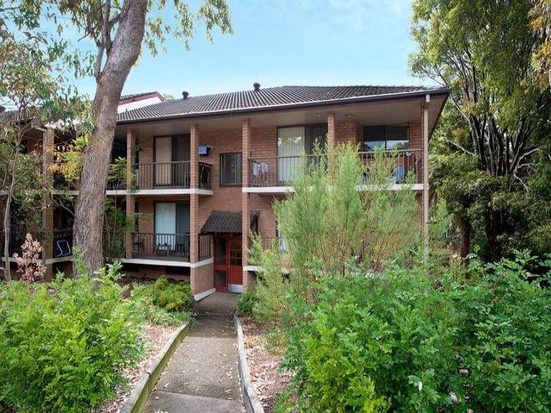 33/8-12 Railway Crescent, Jannali - Image 1