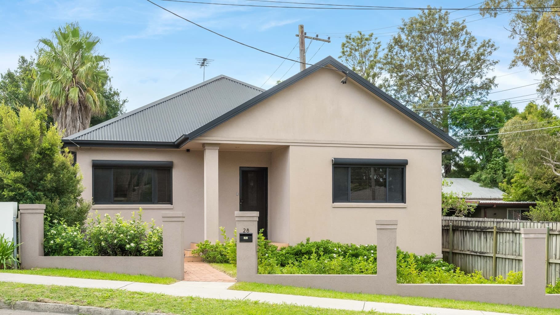 28 Carvers  Road, Oyster Bay - Thumbnail 2
