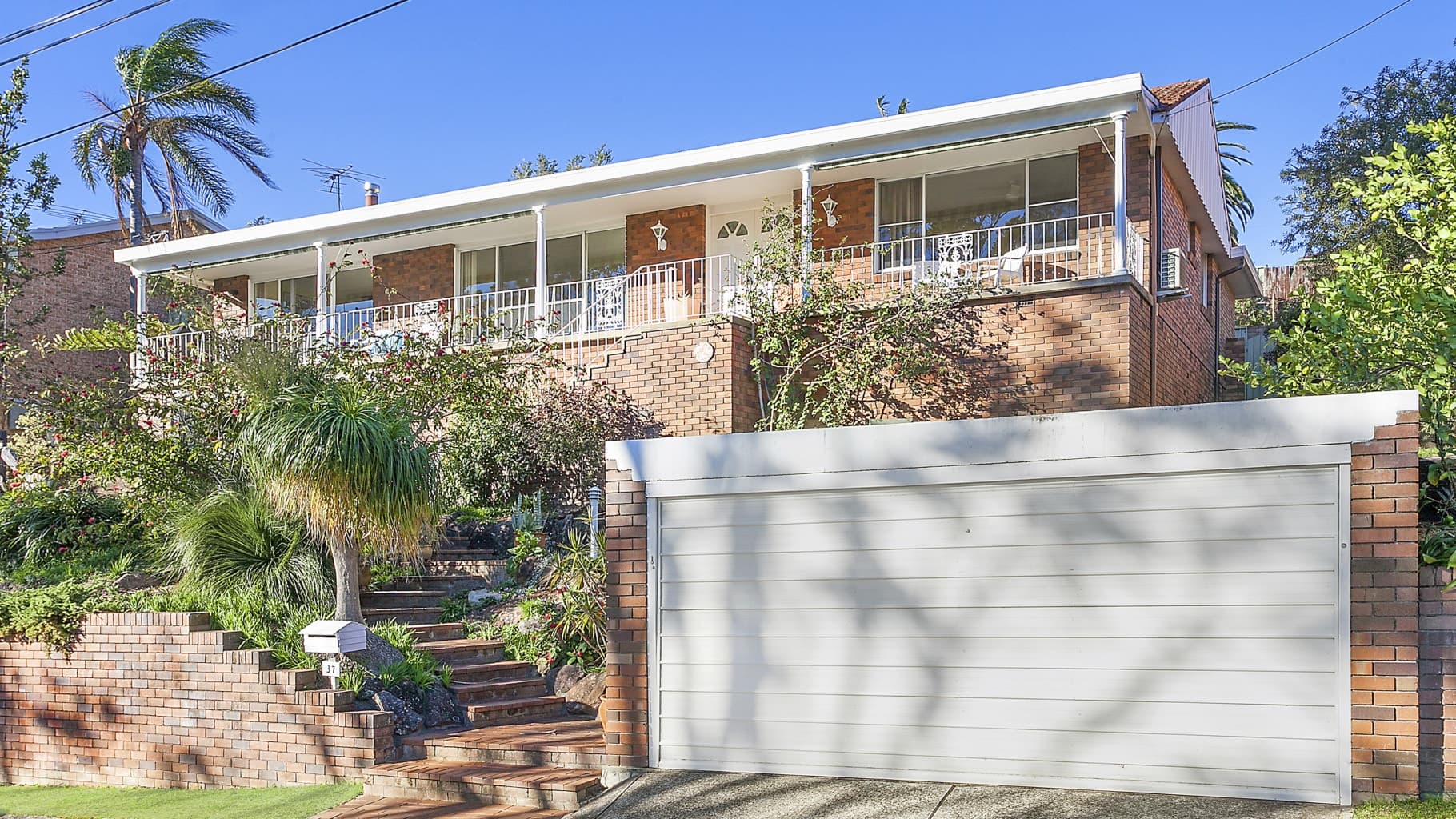 37 Lincoln Crescent, Bonnet Bay - Image 1