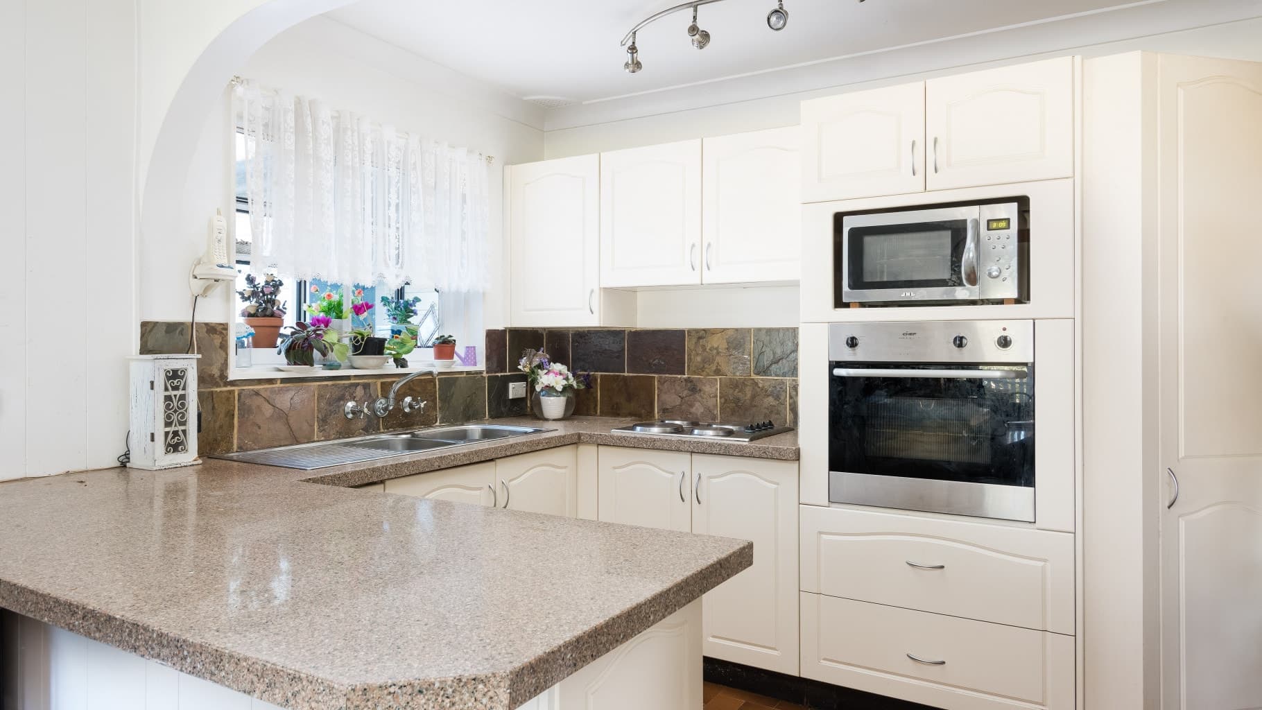 49 Carvers Road, Oyster Bay - Thumbnail 3