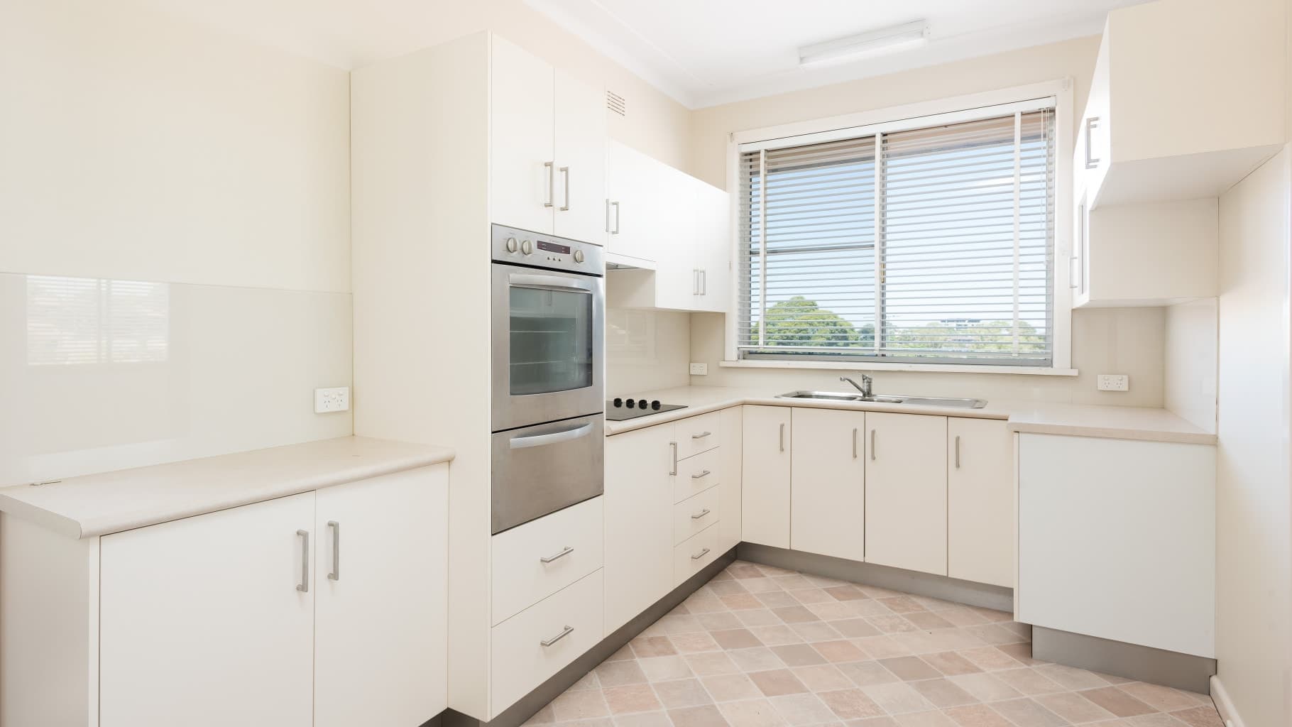 4/18 Connemarra Street, Bexley - Thumbnail 2