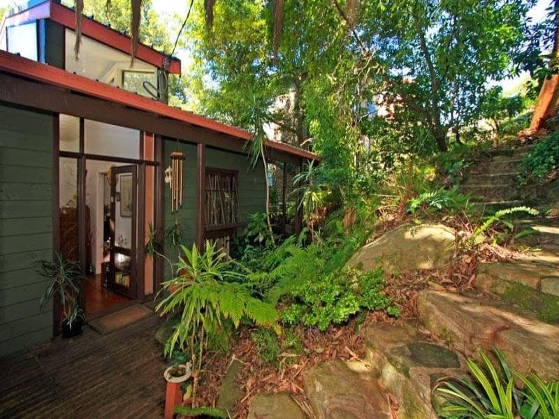 20 Loves Avenue, Oyster Bay - Image 1