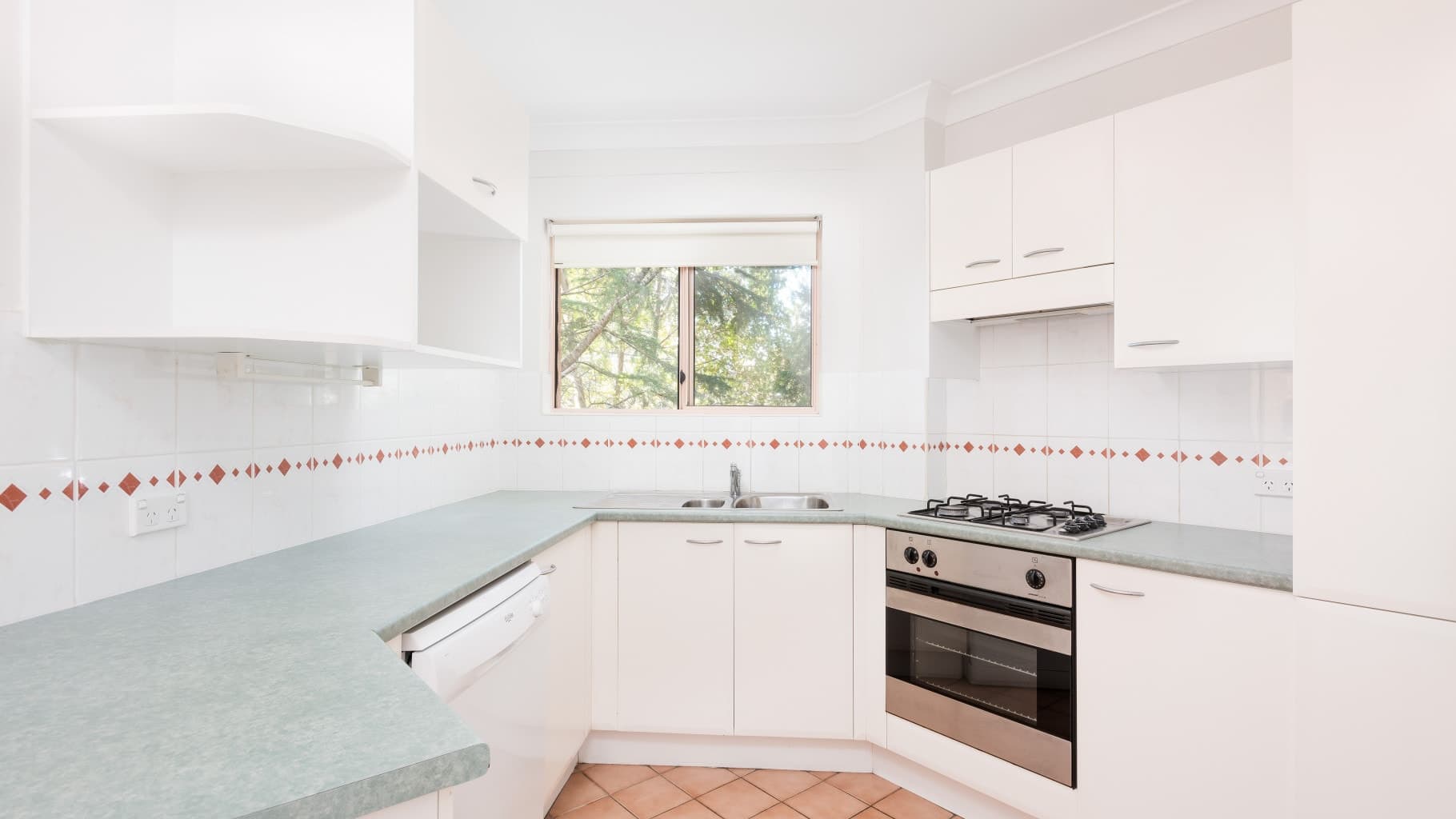6/10-18 Clio Street, Sutherland - Thumbnail 3
