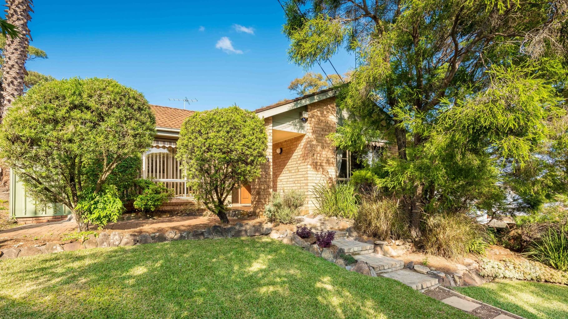 70 Green Point Road, Oyster Bay - Image 1