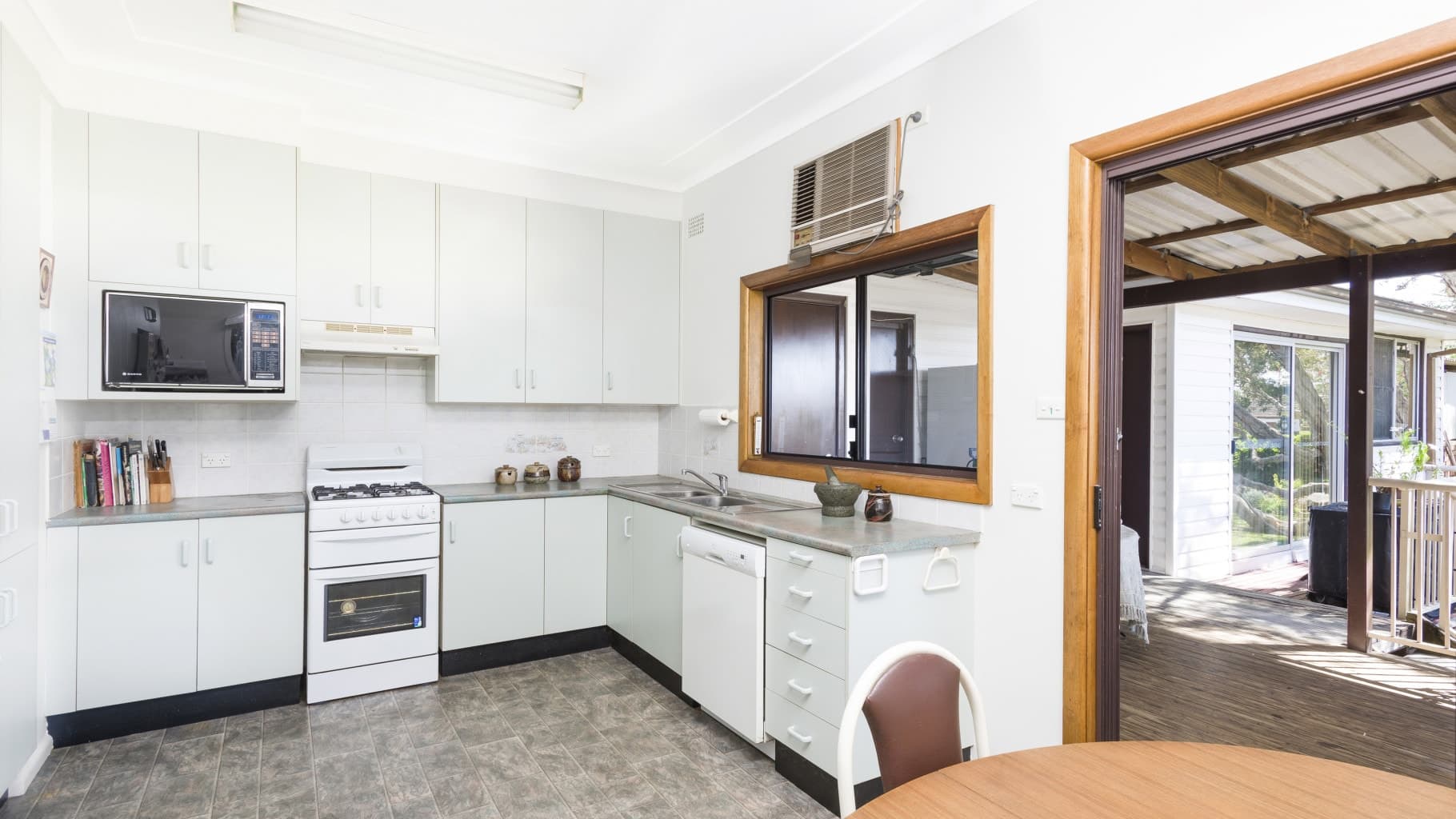 21 Geoffrey Crescent, Loftus - Thumbnail 3